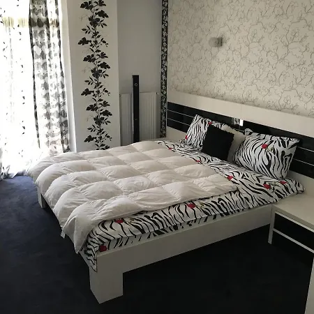 Belleview Summerland * Mamaia