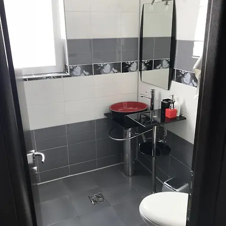 Belleview Summerland Apartment *